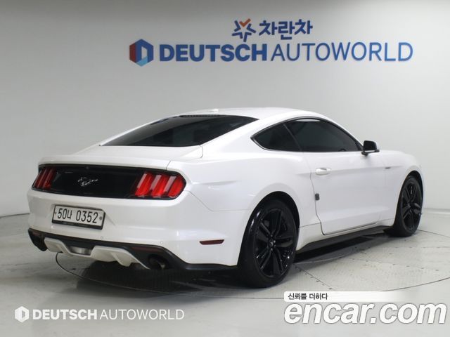 Ford Mustang Coupe 2017 — фото 3