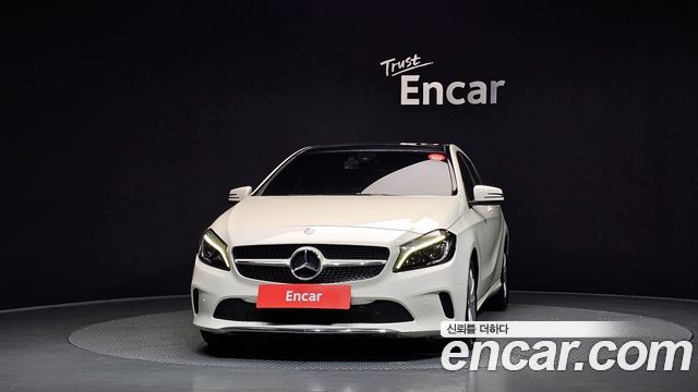 Mercedes-Benz A-Class (W176) A200 2017 — фото 3