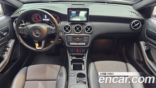 Mercedes-Benz A-Class (W176) A200 2017 — фото 7