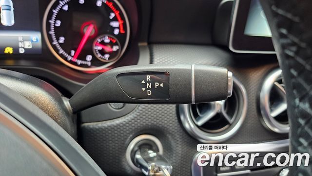 Mercedes-Benz A-Class (W176) A200 2017 — фото 9
