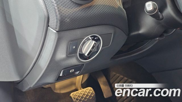 Mercedes-Benz A-Class (W176) A200 2017 — фото 16