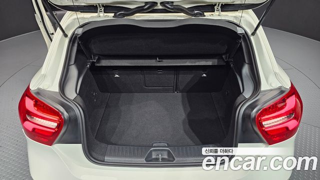 Mercedes-Benz A-Class (W176) A200 2017 — фото 20