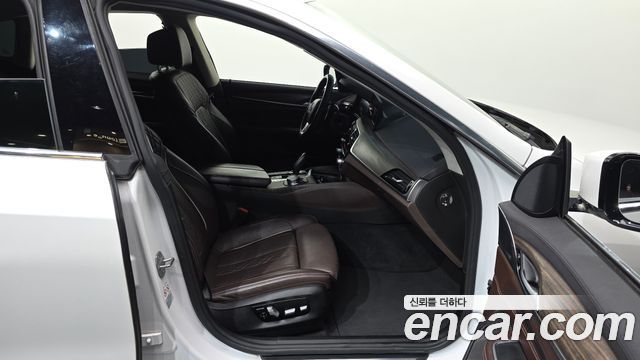 BMW 6 Series GT (G32) 630d xDrive Luxury 2019 — фото 11