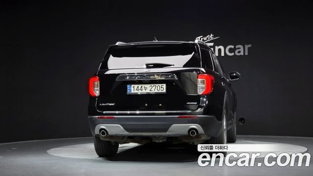 Ford Explorer (VI) 2.3 LimIted 4WD 2022 — фото 4