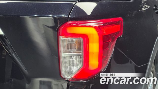 Ford Explorer (VI) 2.3 LimIted 4WD 2022 — фото 23