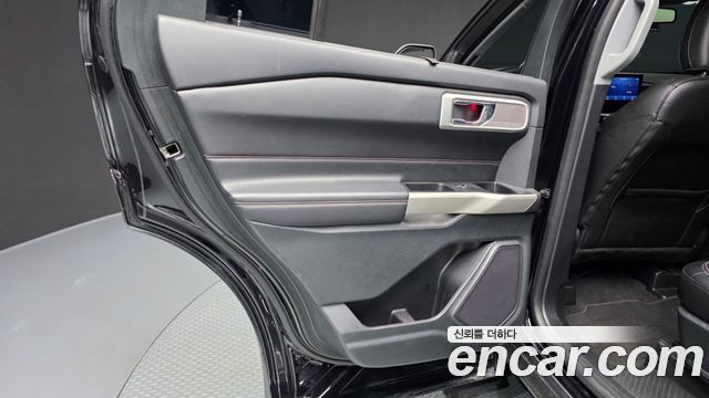 Ford Explorer (VI) 2.3 LimIted 4WD 2022 — фото 25