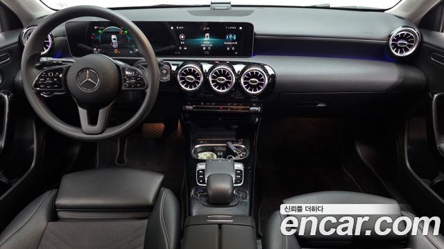 Mercedes-Benz A-Class (W177) A220 Hatchback 2020 — фото 7