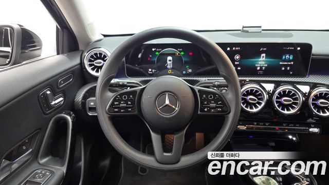 Mercedes-Benz A-Class (W177) A220 Hatchback 2020 — фото 13