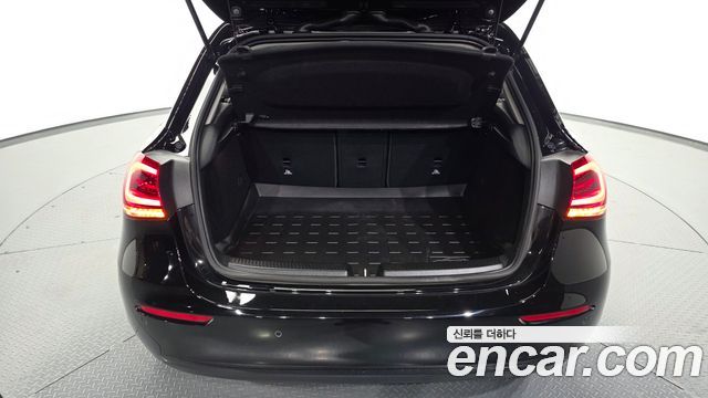 Mercedes-Benz A-Class (W177) A220 Hatchback 2020 — фото 20