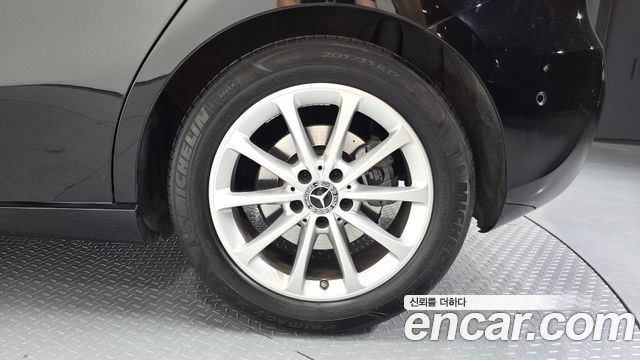 Mercedes-Benz A-Class (W177) A220 Hatchback 2020 — фото 21