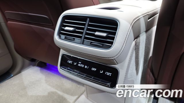 Mercedes-Benz GLS-Class (X167) Maybach GLS600 4MATIC Manufakur 2023 — фото 33