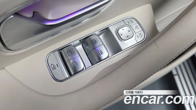 Mercedes-Benz GLS-Class (X167) Maybach GLS600 4MATIC Manufakur 2023 — фото 38