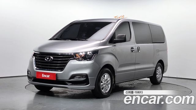 Hyundai Grand Starex Van 3-Seater Smart 2019 — фото 1