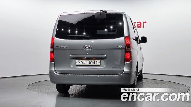 Hyundai Grand Starex Van 3-Seater Smart 2019 — фото 4