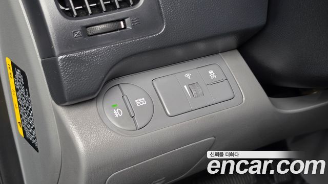 Hyundai Grand Starex Van 3-Seater Smart 2019 — фото 19