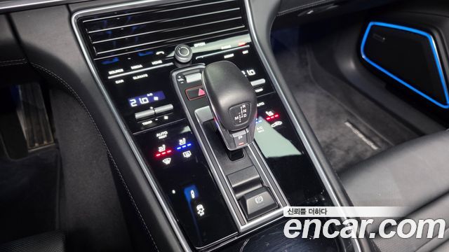 Porsche Panamera (971) 4.0 GTS 2019 — фото 9