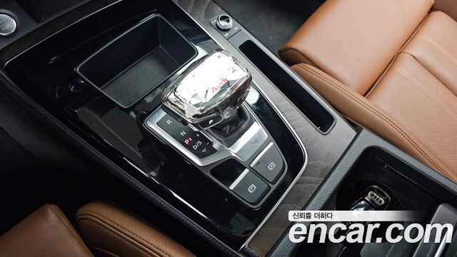 Audi Q5 (FY) 40 TDI Quattro Premium 2023 — фото 9
