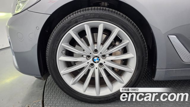 BMW 5 Series (G30) 530i Luxury 2023 — фото 5