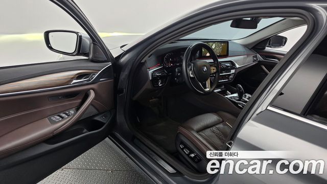 BMW 5 Series (G30) 530i Luxury 2023 — фото 10