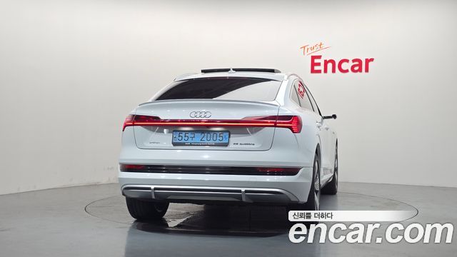 Audi e-tron 55 Quattro Sportback 2021 — фото 4