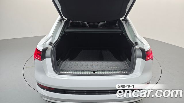 Audi e-tron 55 Quattro Sportback 2021 — фото 17