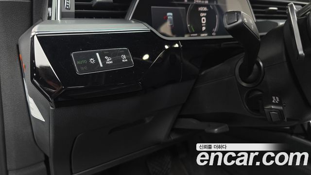 Audi e-tron 55 Quattro Sportback 2021 — фото 20