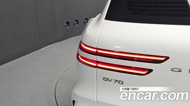 Genesis GV70 2.5T Gasoline AWD 2025 — фото 23
