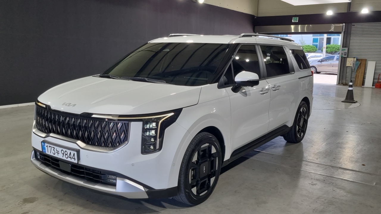 Kia Carnival (IV) Diesel 9-Seater Prestige 2025 — фото 1