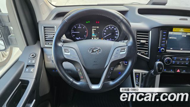 Hyundai Solati 15-seater Luxury 2024 — фото 14