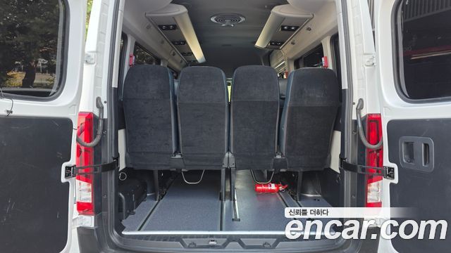 Hyundai Solati 15-seater Luxury 2024 — фото 20