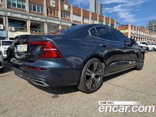 Volvo S60 (III) B5 Inscription 2021 — фото 4