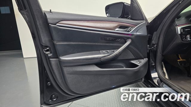 BMW 5 Series (G30) 520d M Sport Package Plus 2017 — фото 24