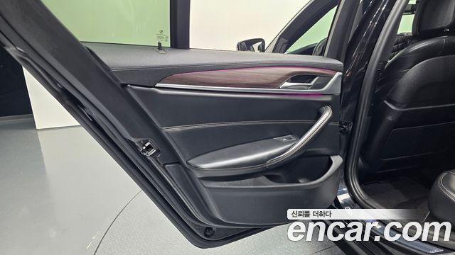 BMW 5 Series (G30) 520d M Sport Package Plus 2017 — фото 25