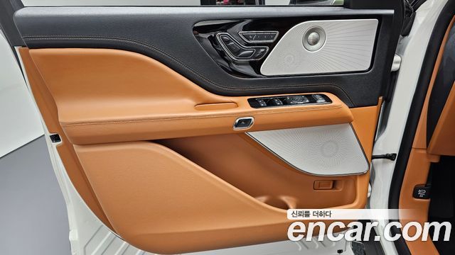 Lincoln Aviator (II) 3.0 Black Label AWD 2025 — фото 30