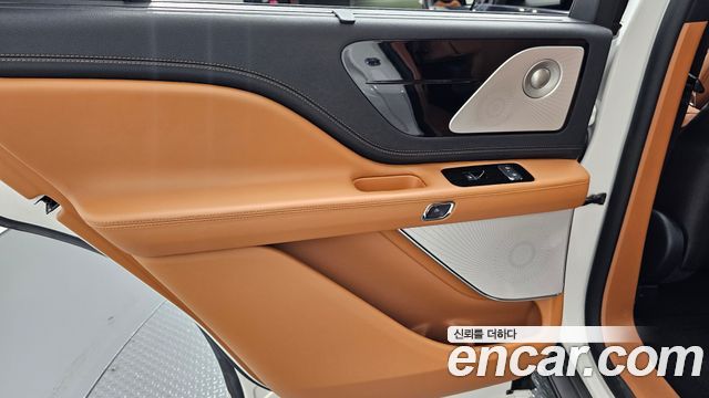 Lincoln Aviator (II) 3.0 Black Label AWD 2025 — фото 31