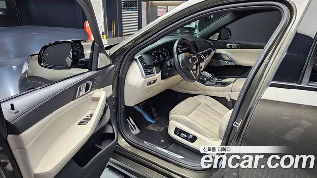BMW X6 (G06) M50i 2021 — фото 10
