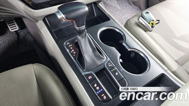Kia Carnival 9-Seater Luxury 2019 — фото 9