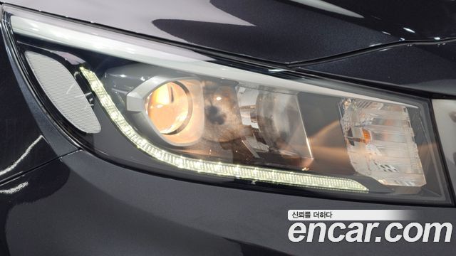 Kia Carnival 9-Seater Luxury 2019 — фото 22