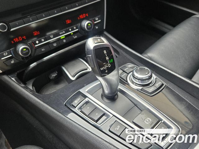 BMW 5 Series GT (F07) GT xDrive 2011 — фото 9