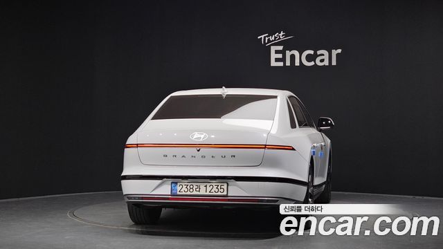 Hyundai Grandeur (GN7) 2,5 Gasoline 2WD Exclusive 2023 — фото 4