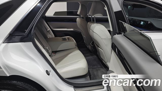 Hyundai Grandeur (GN7) 2,5 Gasoline 2WD Exclusive 2023 — фото 11