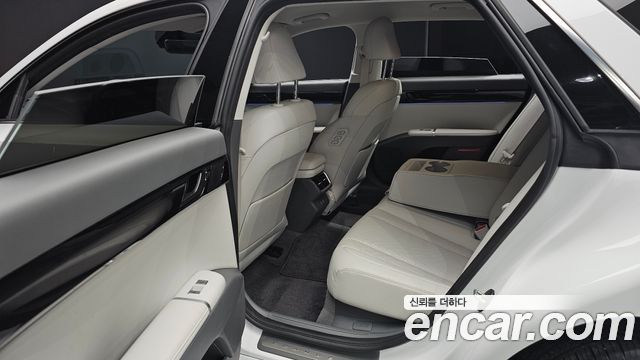 Hyundai Grandeur (GN7) 2,5 Gasoline 2WD Exclusive 2023 — фото 12