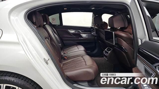 BMW 7 Series (G11) 730Ld xDrive M Sport 2020 — фото 16