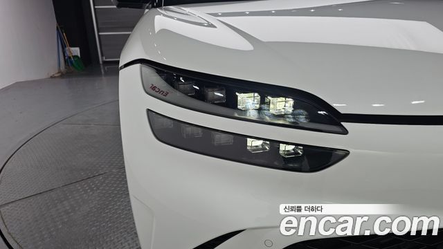 Genesis GV60 Standard AWD 2022 — фото 22