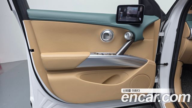 Genesis GV60 Standard AWD 2022 — фото 24