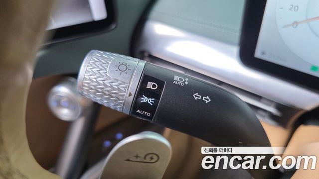 Genesis GV60 Standard AWD 2022 — фото 31