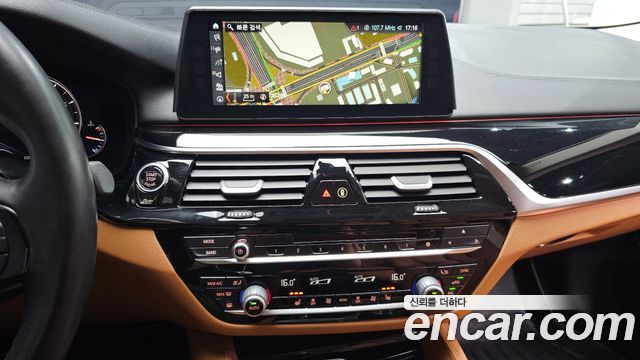 BMW 5 Series (G30) 520i Luxury 2018 — фото 13