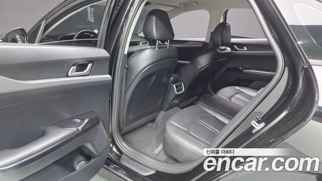 Kia K5 (III) 2.0 Trendy 2023 — фото 16