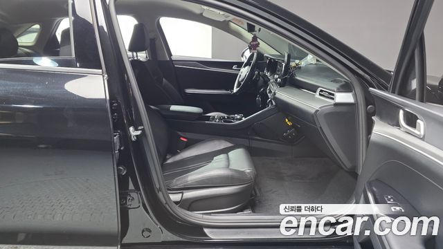 Kia K5 (III) 2.0 Trendy 2023 — фото 32