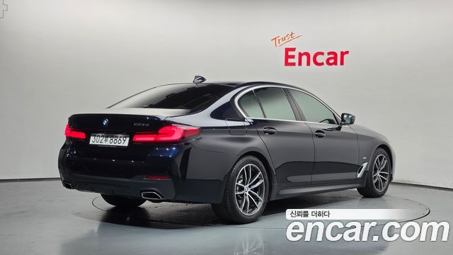BMW 5 Series (G30) 523d M Sport 2023 — фото 2